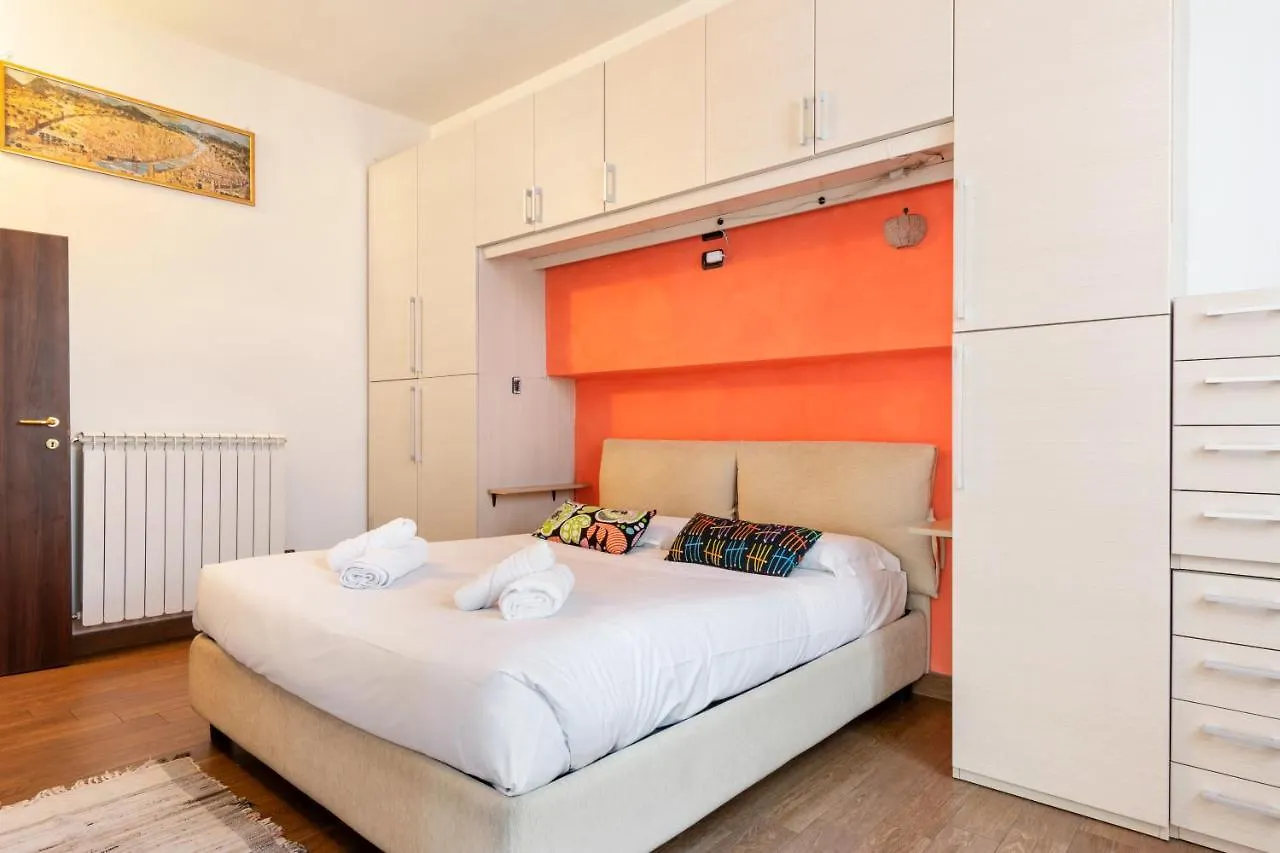Arno River Bright Apartment Florence