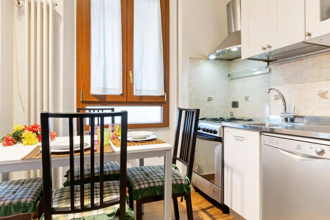 Arno River Bright Apartment Florence Italy