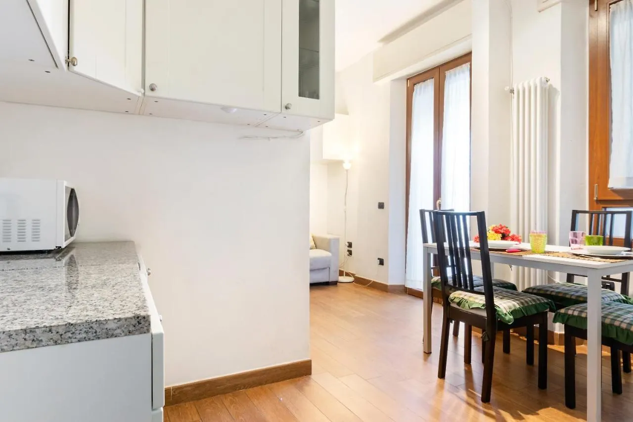 Arno River Bright Apartment Florence