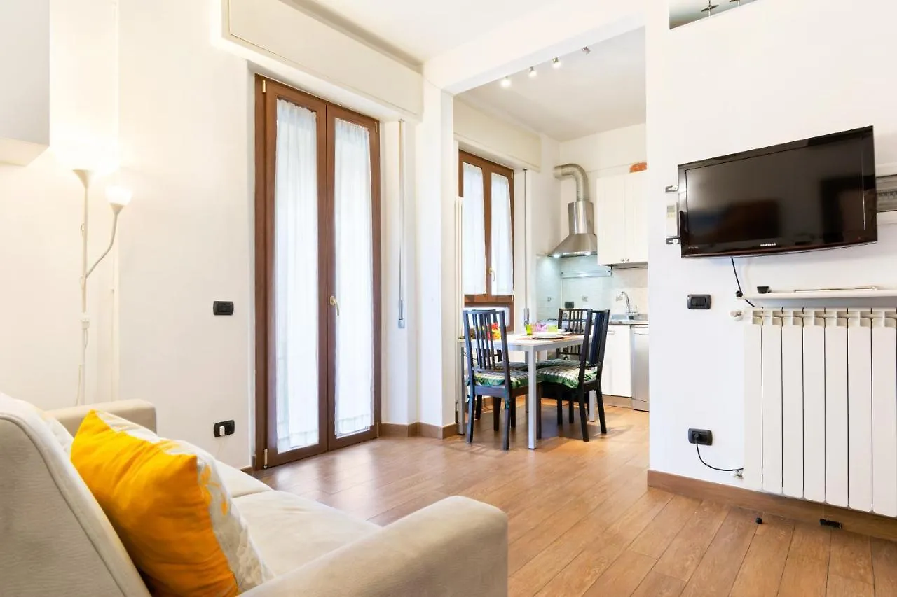 Arno River Bright Apartment Florence